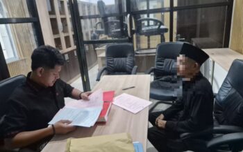 SATRESNARKOBA POLRES DOMPU LIMPAHKAN TERSANGKA DAN BARANG BUKTI KASUS NARKOTIKA KE KEJARI DOMPU