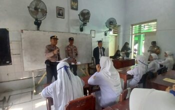 Cegah Judi Online dan Penipuan Digital, Polsek Rasbar Edukasi Pelajar MTsN 1 Padolo Kota Bima