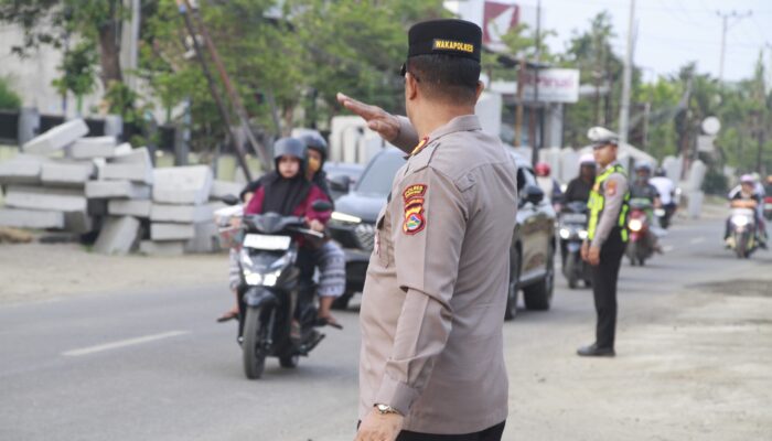 Tingkatkan Kehadiran Polisi di Tengah Masyarakat, Wakapolres Sumbawa Barat Turun Langsung Kegiatan Rawan Pagi