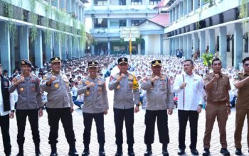 Cegah Bullying dan Kenakalan Remaja, Wakapolda NTB Sambangi SMPN 6 Mataram