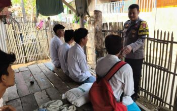 Cegah Kenakalan Remaja dikalangan Pelajar Bhabinkamtibmas Polsubsektor Palibelo Berikan Teguran dan Himbauan
