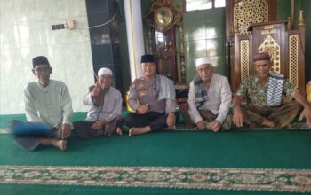 Perkuat Program Unggulan Kapolres Sumbawa, Polsek Utan Gelar Patroli Kerukunan Umat Beragama (PKUB) Saat Shalat Duhur