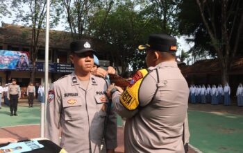 Bentengi Pelajar dari Perundungan dan Narkoba, Kapolresta Tuban Pimpin Apel Polisi Jogo Sekolah di SMKN 1 Tuban