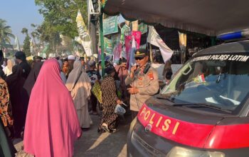 Sat Binmas Polres Lombok Timur Gelar Public Address, Imbau Jamaah Jaga Kamtibmas di Hultah ke-91 Madrasah NWDI Anjani