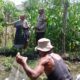 Bhabinkamtibmas Kelayu Selatan Cek Tanaman Jagung, Dukung Ketahanan Pangan dan Sampaikan Imbauan Kamtibmas